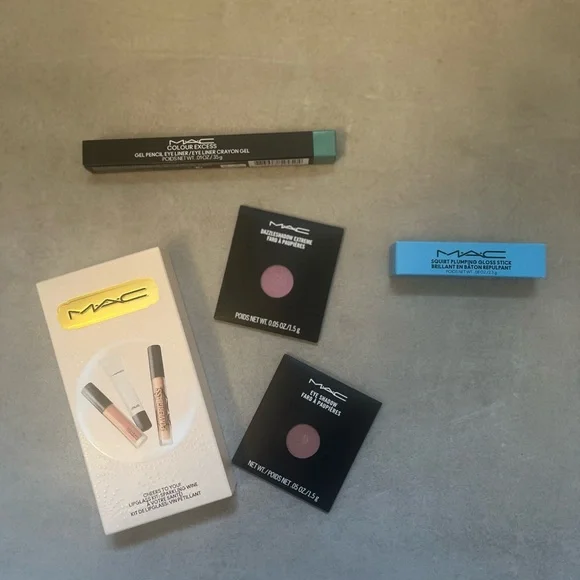 MAC Bundle - Picture 1 of 5